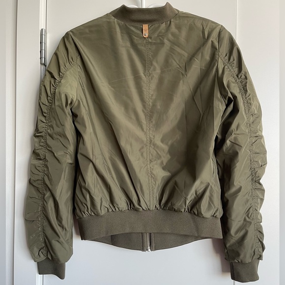 Mackage (for Aritzia) Bomber - Picture 2 of 11